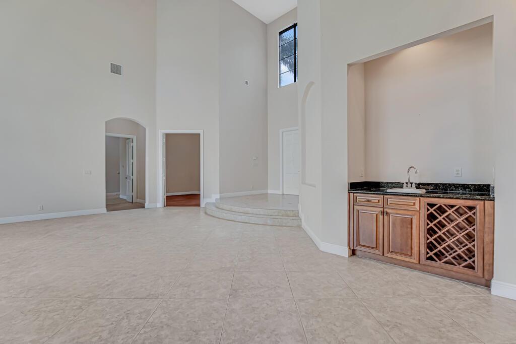 VERSAILLES - Residential Lease