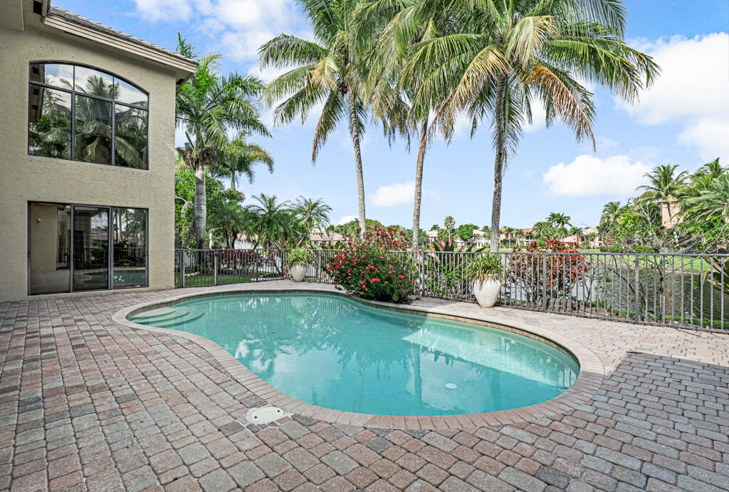 VERSAILLES - Residential Lease