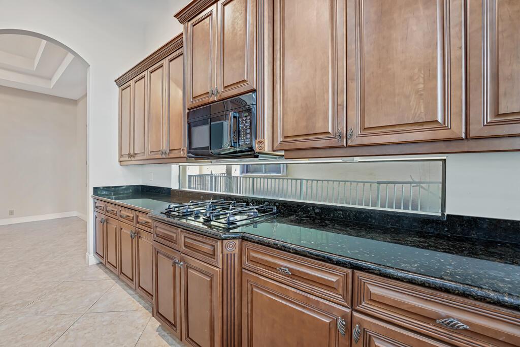 VERSAILLES - Residential Lease