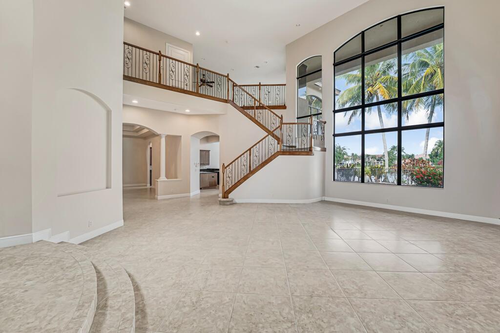 VERSAILLES - Residential Lease