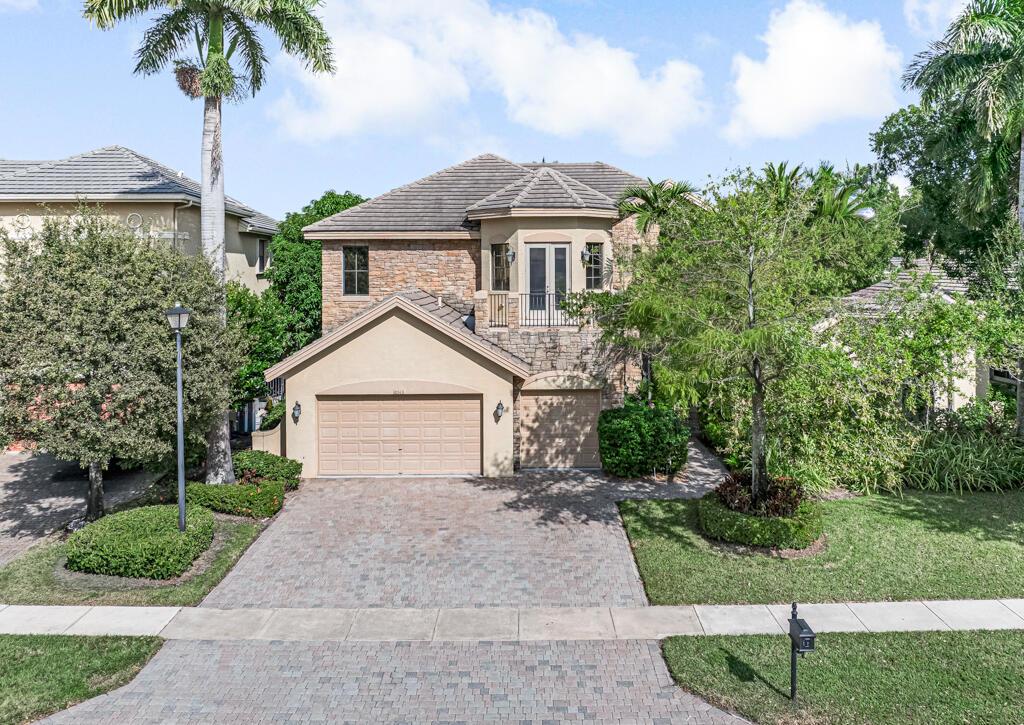 VERSAILLES - Residential Lease