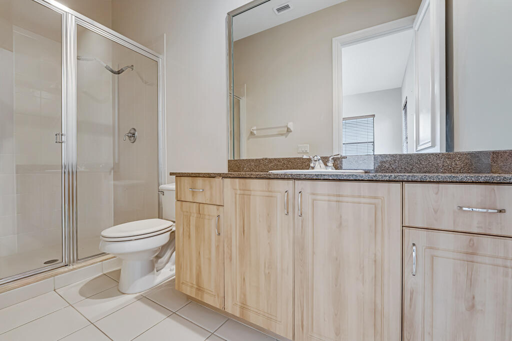 VERSAILLES - Residential Lease