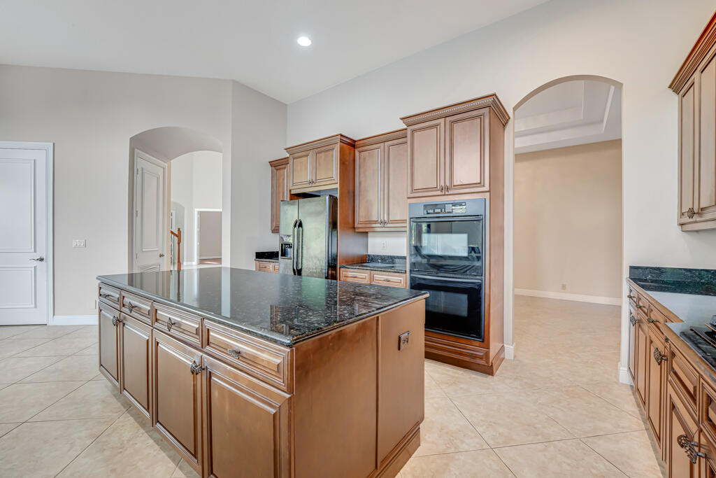 VERSAILLES - Residential Lease