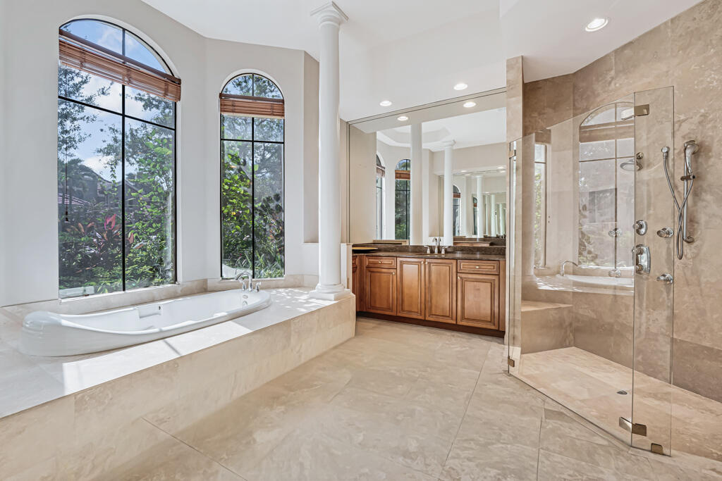 VERSAILLES - Residential Lease