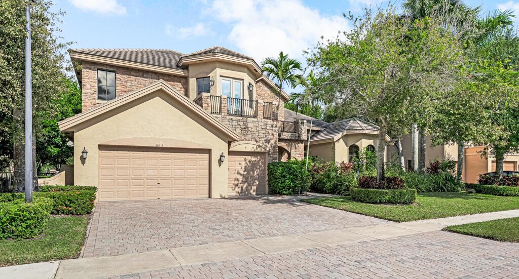 VERSAILLES - Residential Lease