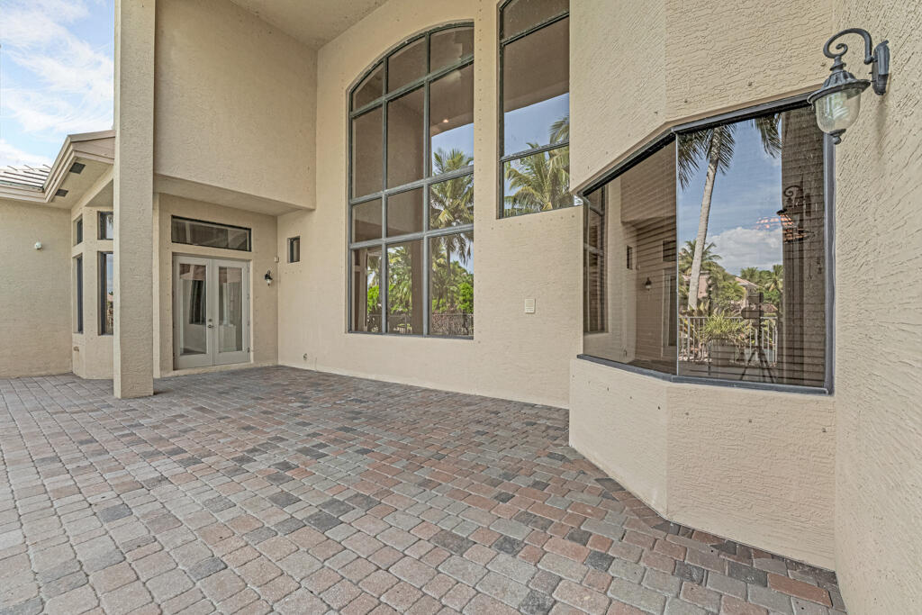 VERSAILLES - Residential Lease