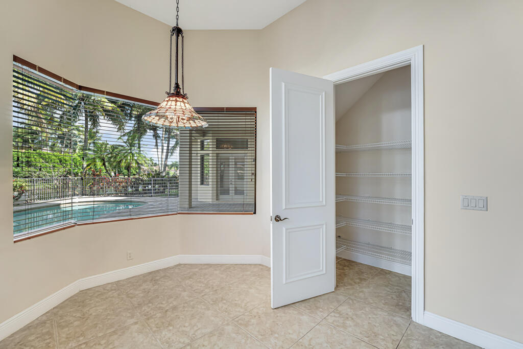 VERSAILLES - Residential Lease