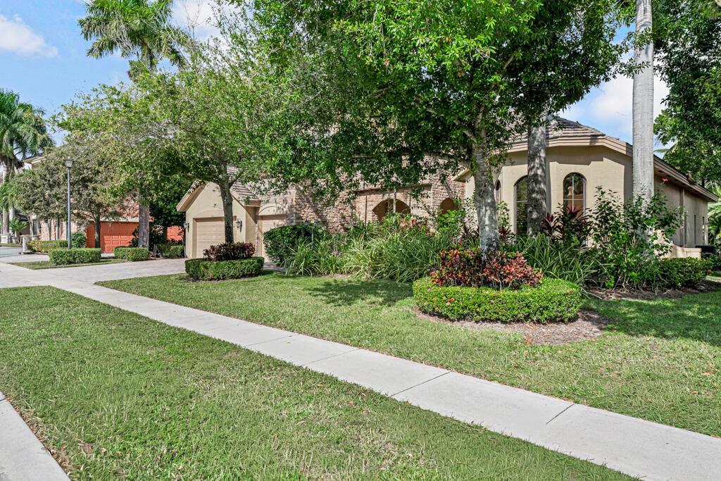 VERSAILLES - Residential Lease