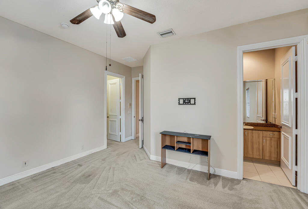 VERSAILLES - Residential Lease