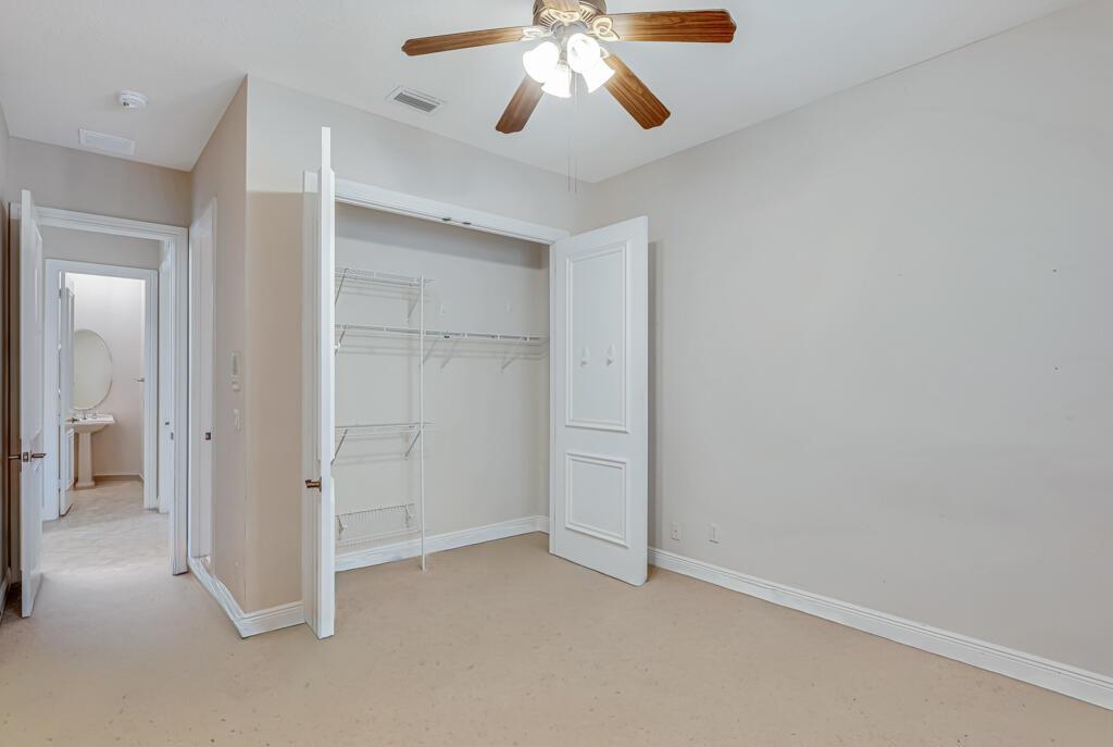 VERSAILLES - Residential Lease