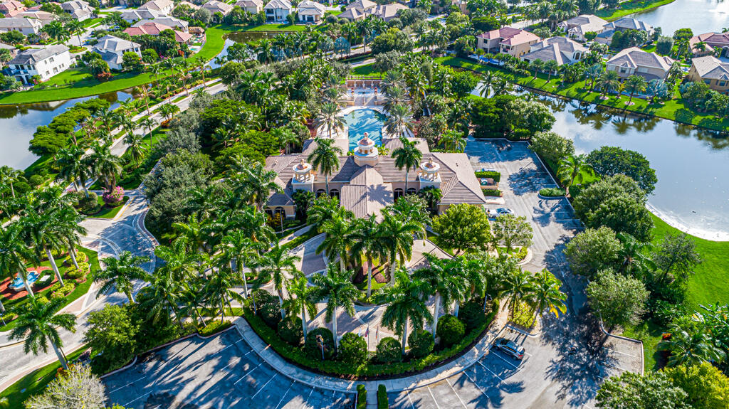 VERSAILLES - Residential Lease