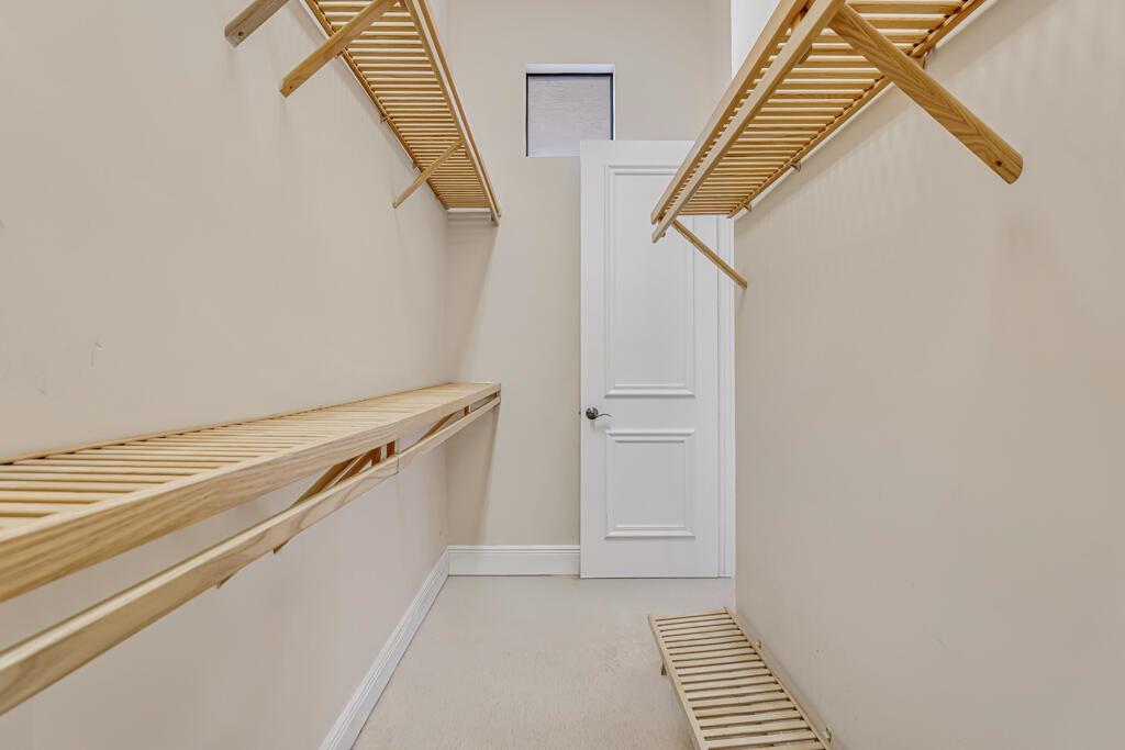 VERSAILLES - Residential Lease