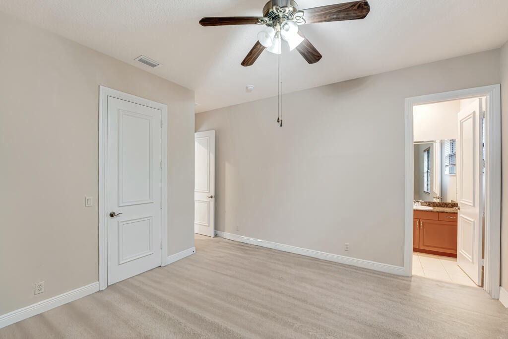 VERSAILLES - Residential Lease