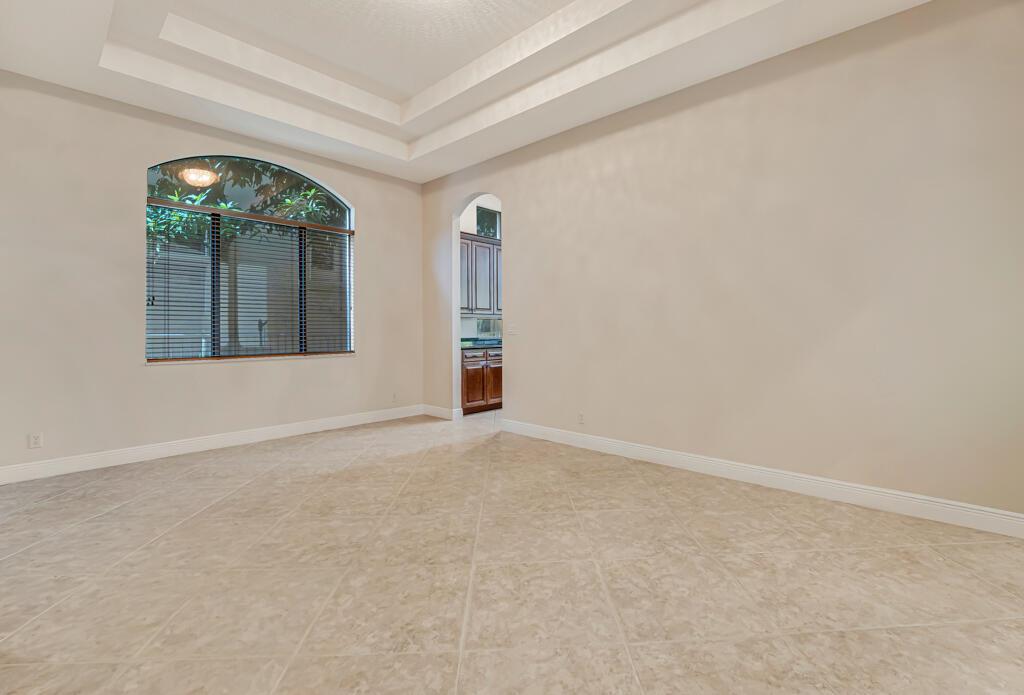 VERSAILLES - Residential Lease