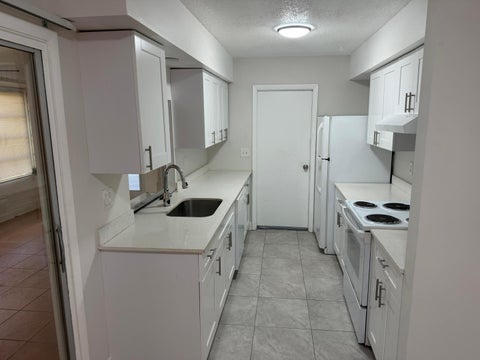 Tiny photo for 844 SE Festivo Court, Port Saint Lucie, FL 34983 (MLS # B26088600)