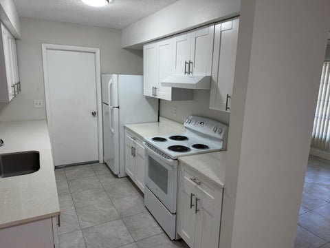 Tiny photo for 844 SE Festivo Court, Port Saint Lucie, FL 34983 (MLS # B26088600)