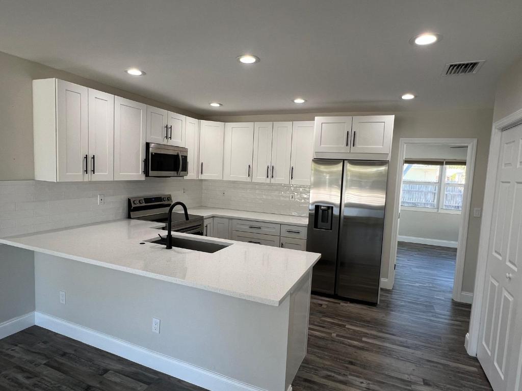 NORTH LAKE WORTH - Residential