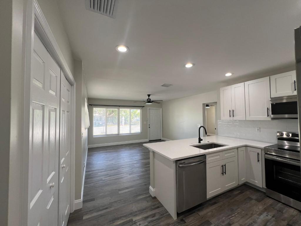 NORTH LAKE WORTH - Residential