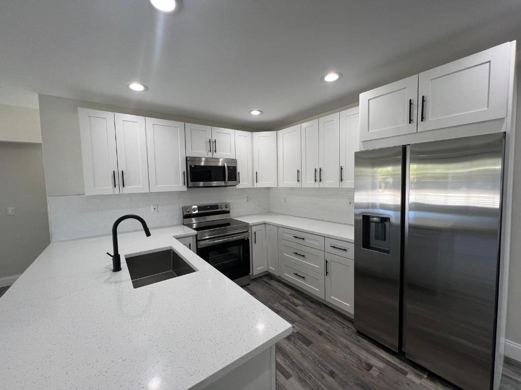 NORTH LAKE WORTH - Residential