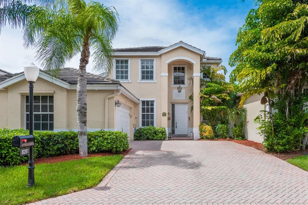 Photo of 8281 Hampton Wood Drive, Boca Raton, FL 33433 (MLS # R10729981)