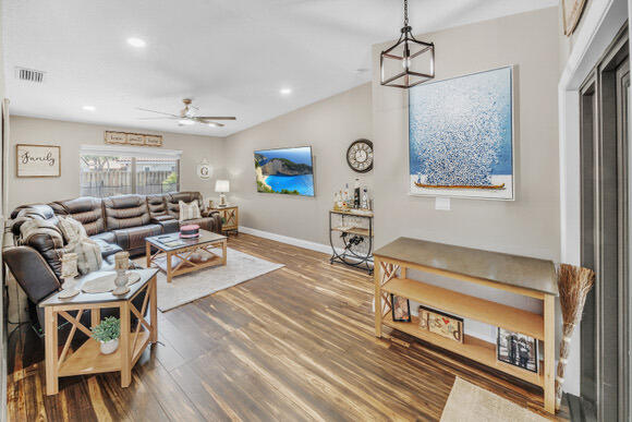 5540 SW 113th Avenue