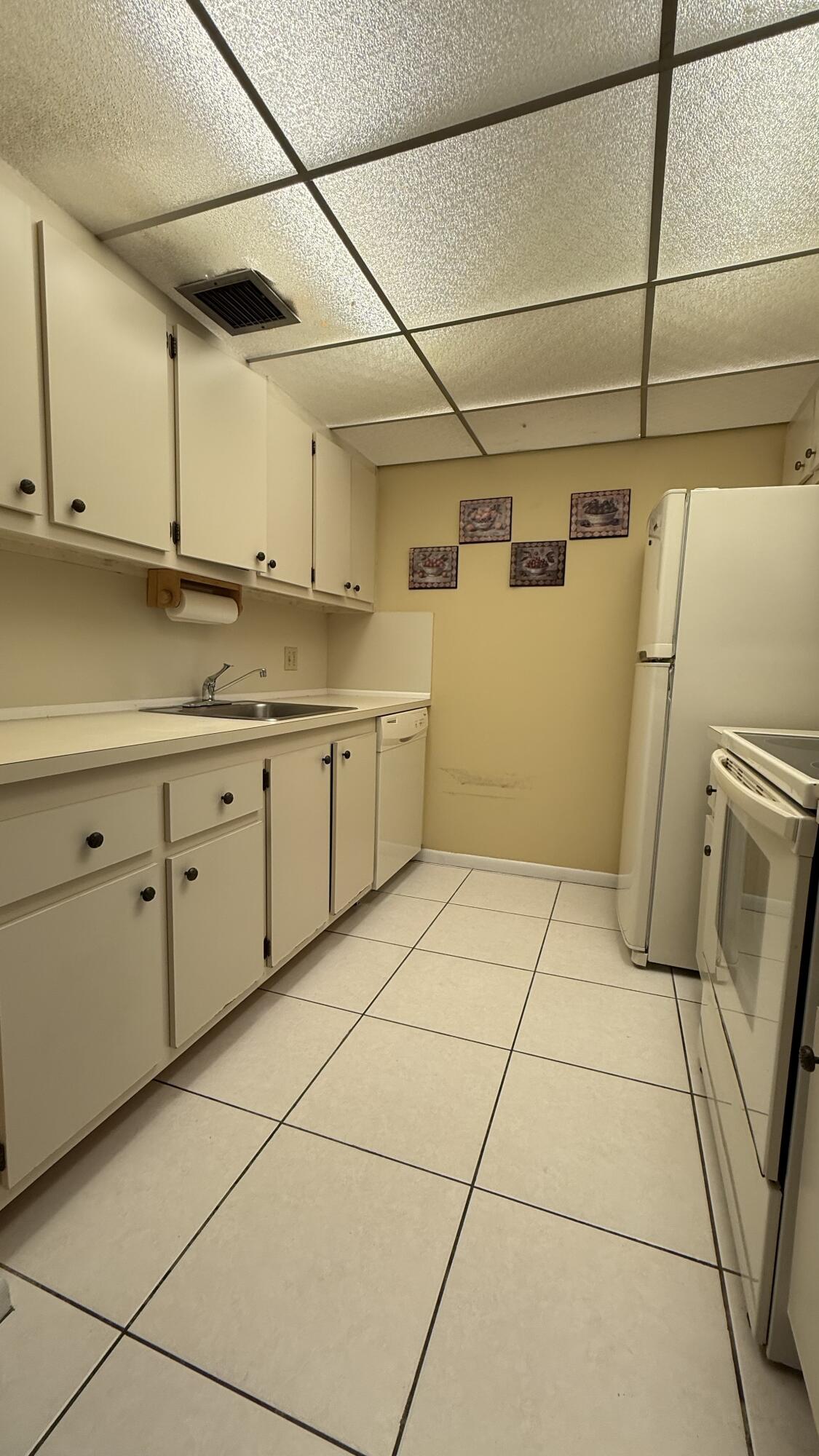 NEW HAMPTON AT CENTURY VILLAGE - Residential Lease