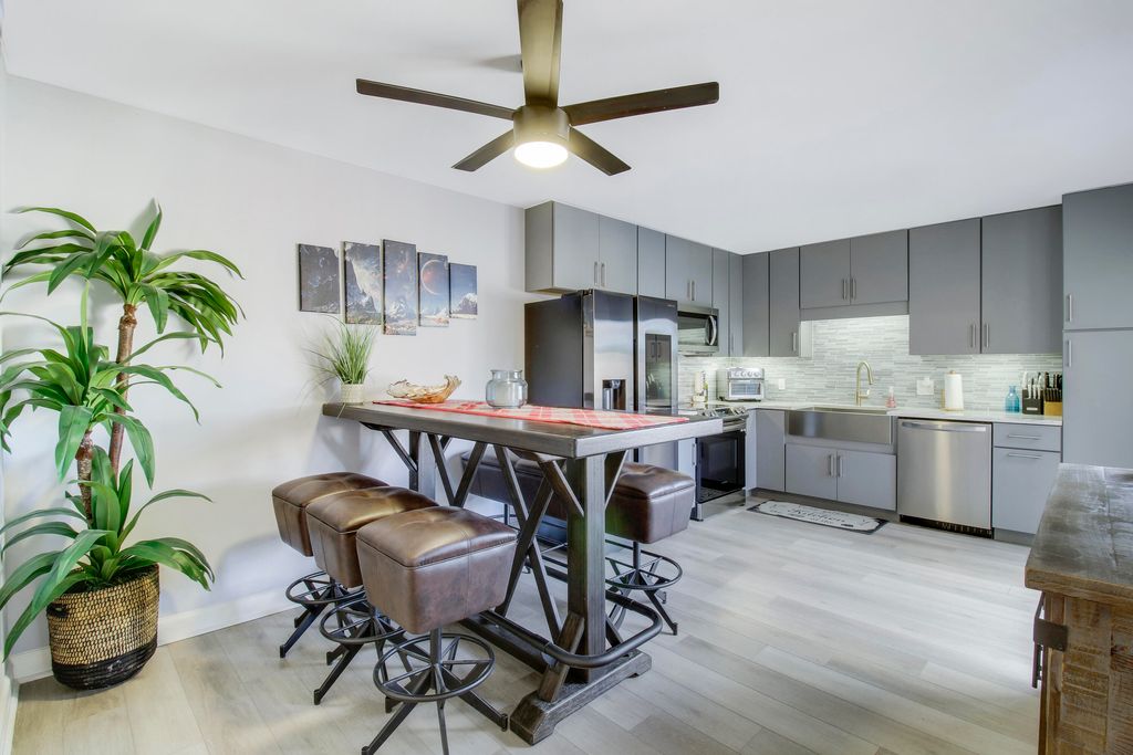 Photo of 912 9th Court, Palm Beach Gardens, FL 33410 (MLS # B26021293)