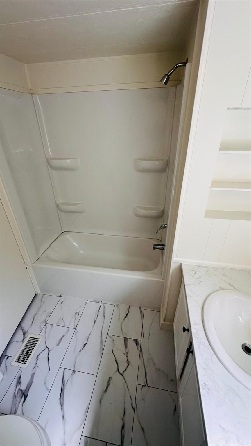 2031.10 - SEBRING MANOR - Residential