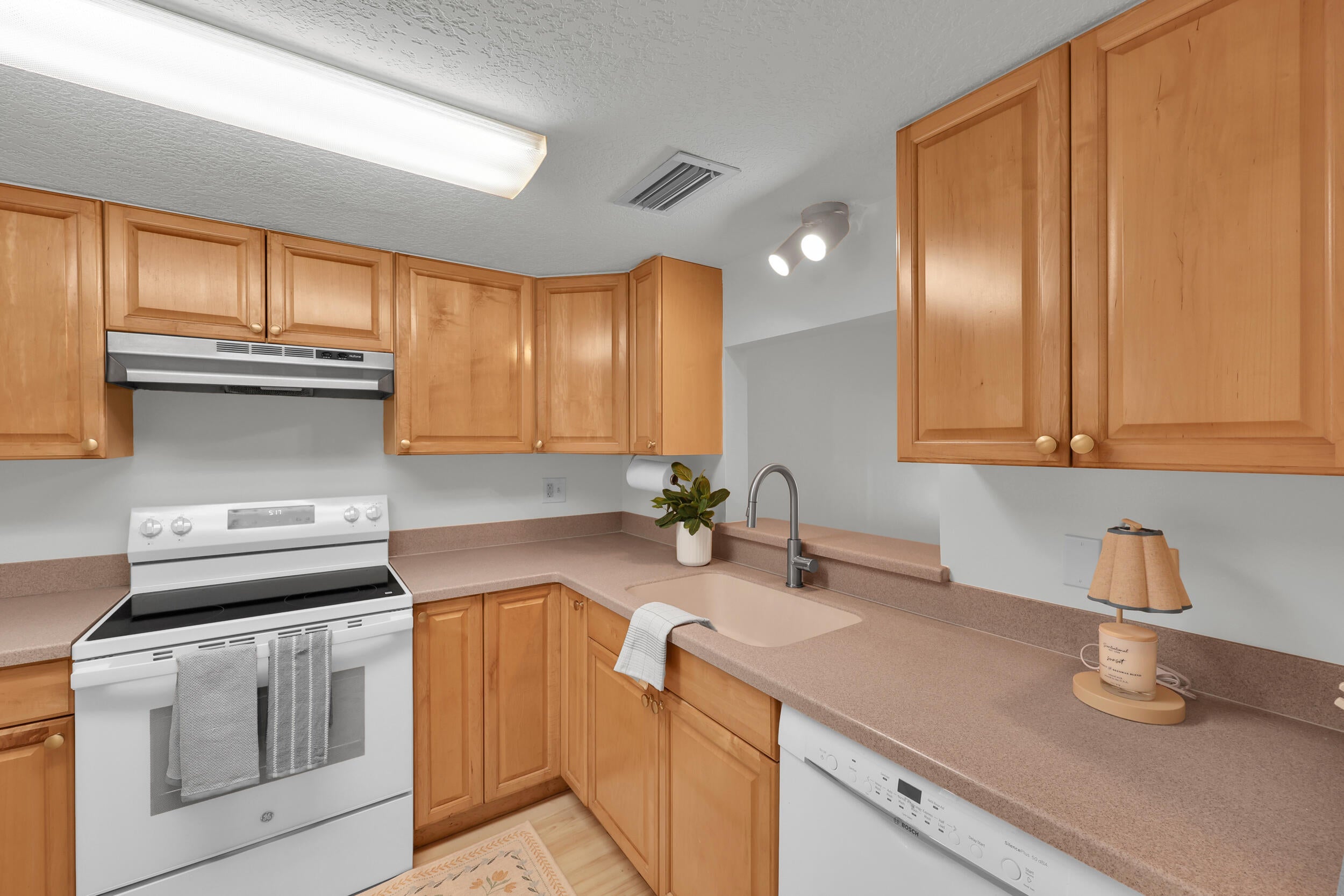 2302 Sunrise Boulevard BLG 1, 209