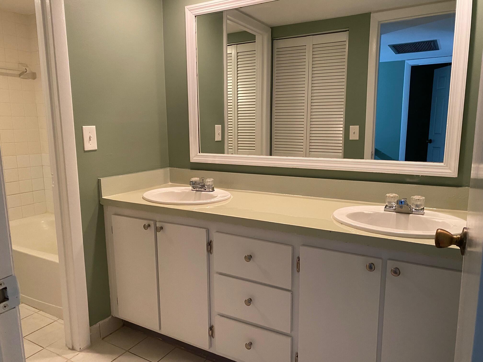 FOREST LAKES - Residential Lease
