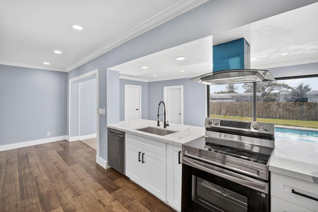 Photo of 1800 N 54th Avenue, Hollywood, FL 33021 (MLS # F10556432)