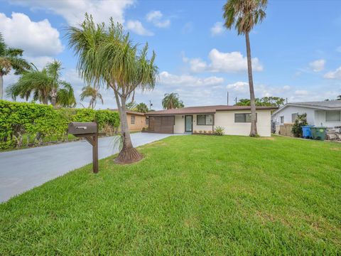 Tiny photo for 381 NE 43rd Court, Oakland Park, FL 33334 (MLS # B26023086)