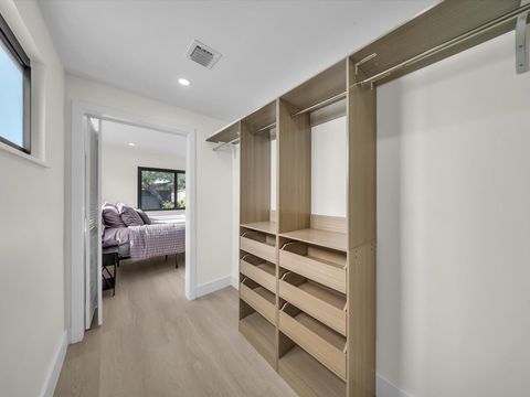 Tiny photo for 381 NE 43rd Court, Oakland Park, FL 33334 (MLS # B26023086)