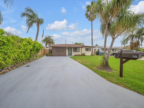 Tiny photo for 381 NE 43rd Court, Oakland Park, FL 33334 (MLS # B26023086)