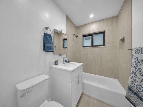 Tiny photo for 381 NE 43rd Court, Oakland Park, FL 33334 (MLS # B26023086)