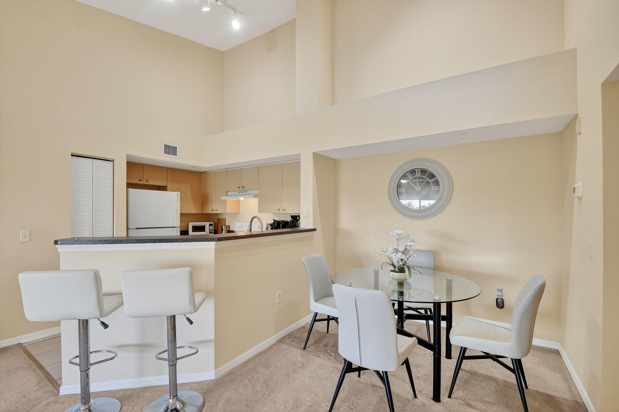 View photos, virtual tours, details... 4180 San Marino Boulevard 304