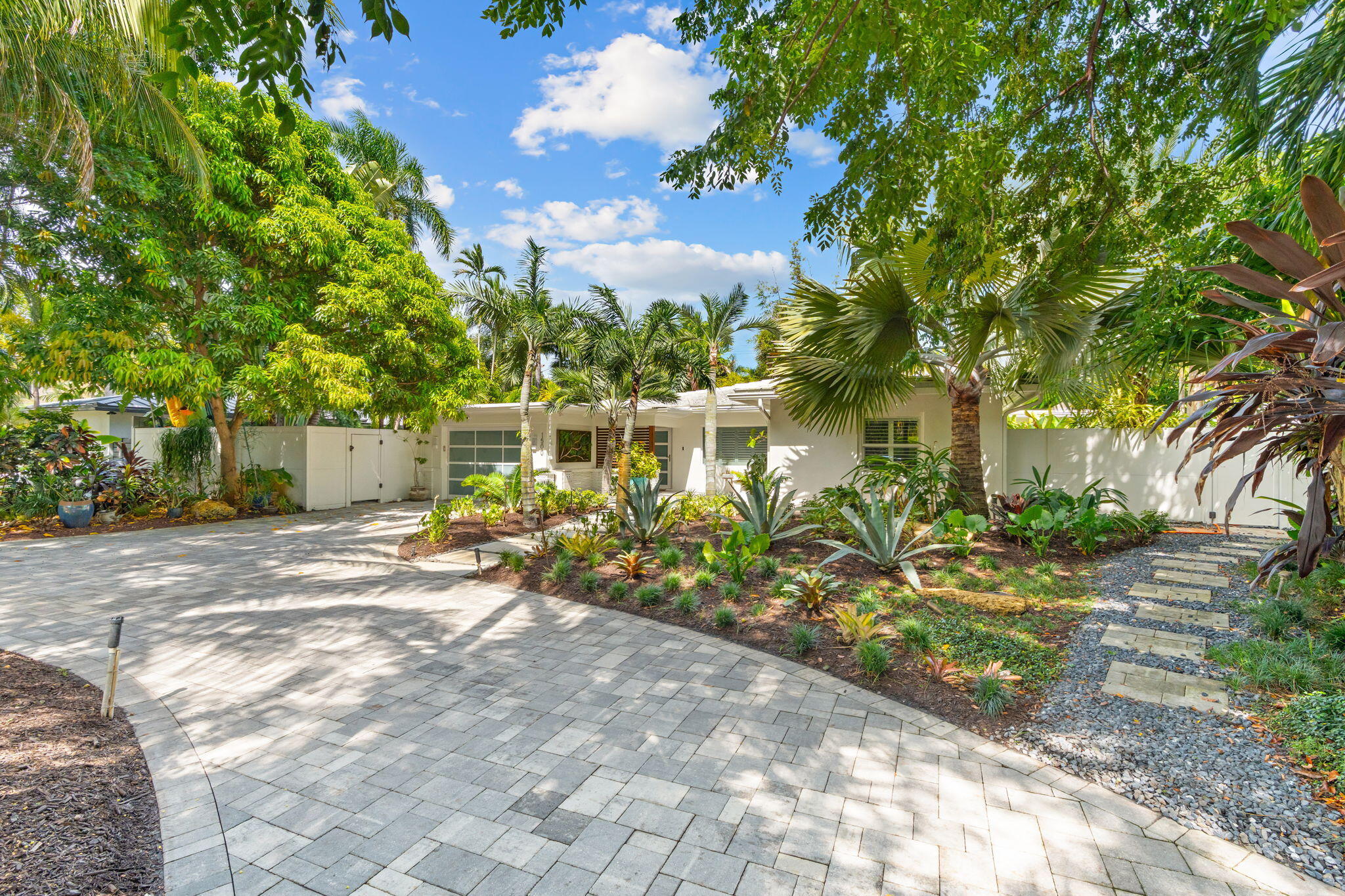 1500 MIDDLE RIVER Drive