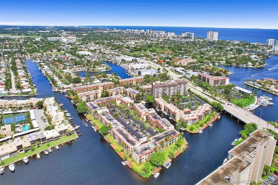 Island Club - Residential