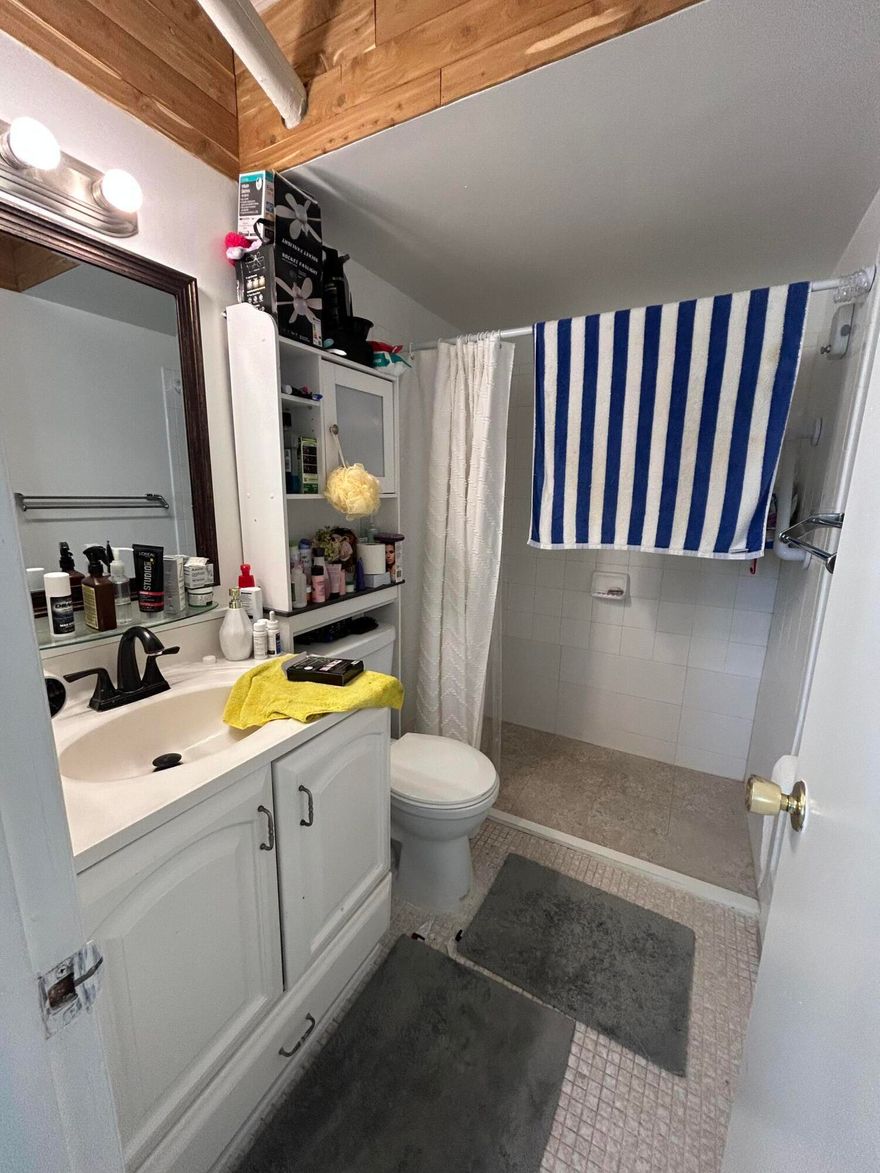 Don't miss out on this well maintained first floor unit in the heart of Margate!!! 55+ community that offers plenty of amenities. Bocce, pickleball, billiard room, clubhouse, and pool!! Laundry room on each floor.