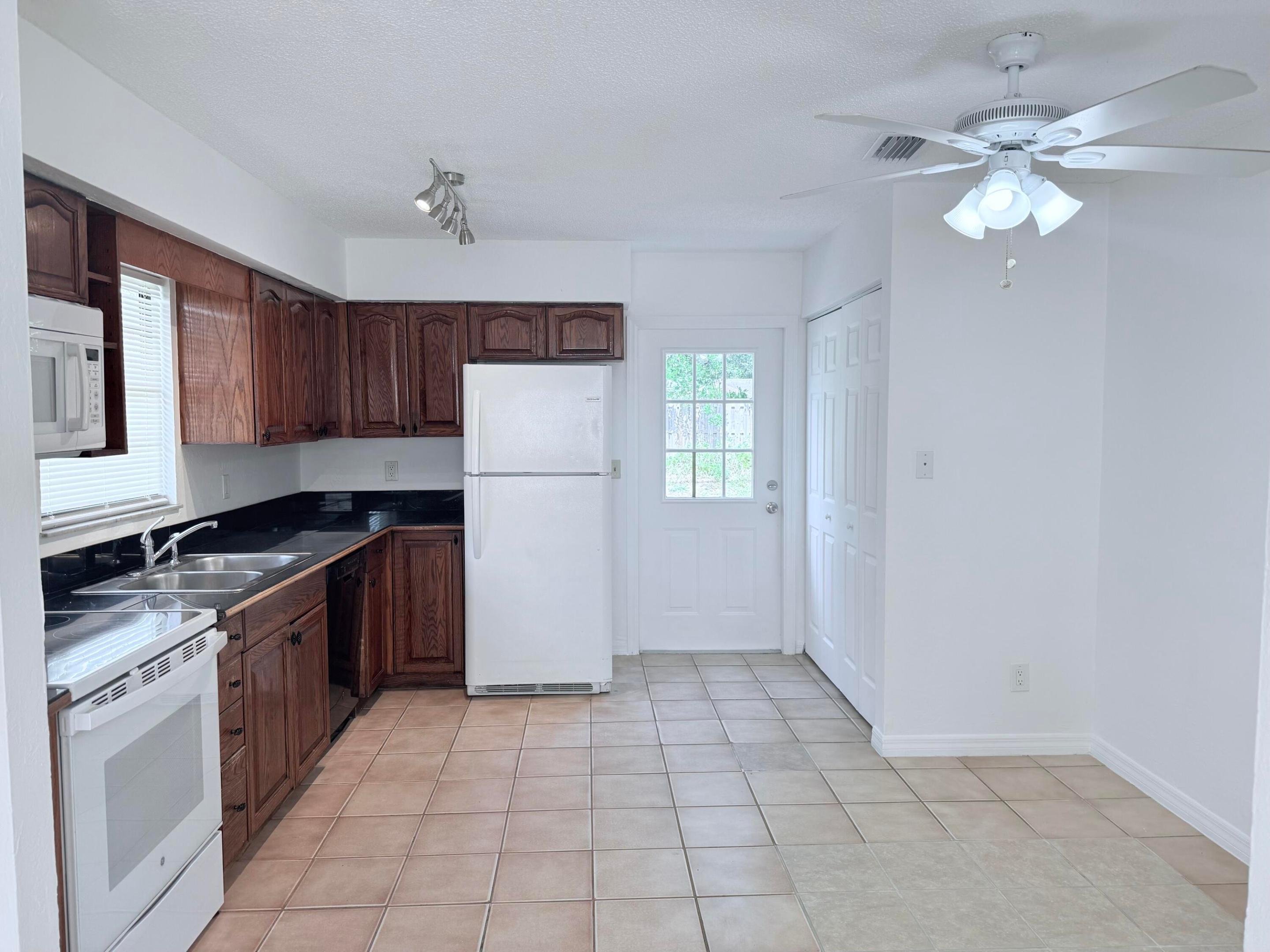 PARADISE PARK UNIT NO 2 - Residential