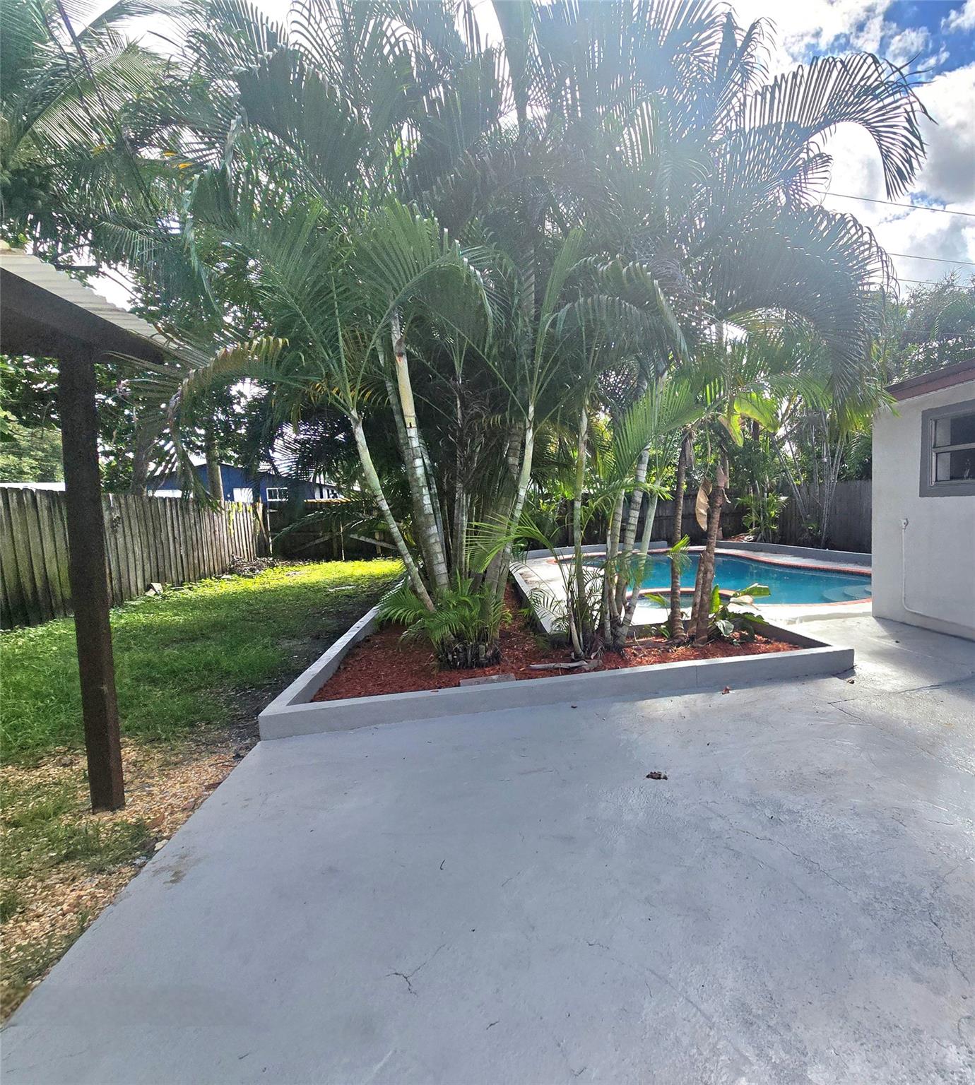 Hollywood Park 4-19 B - Residential Lease