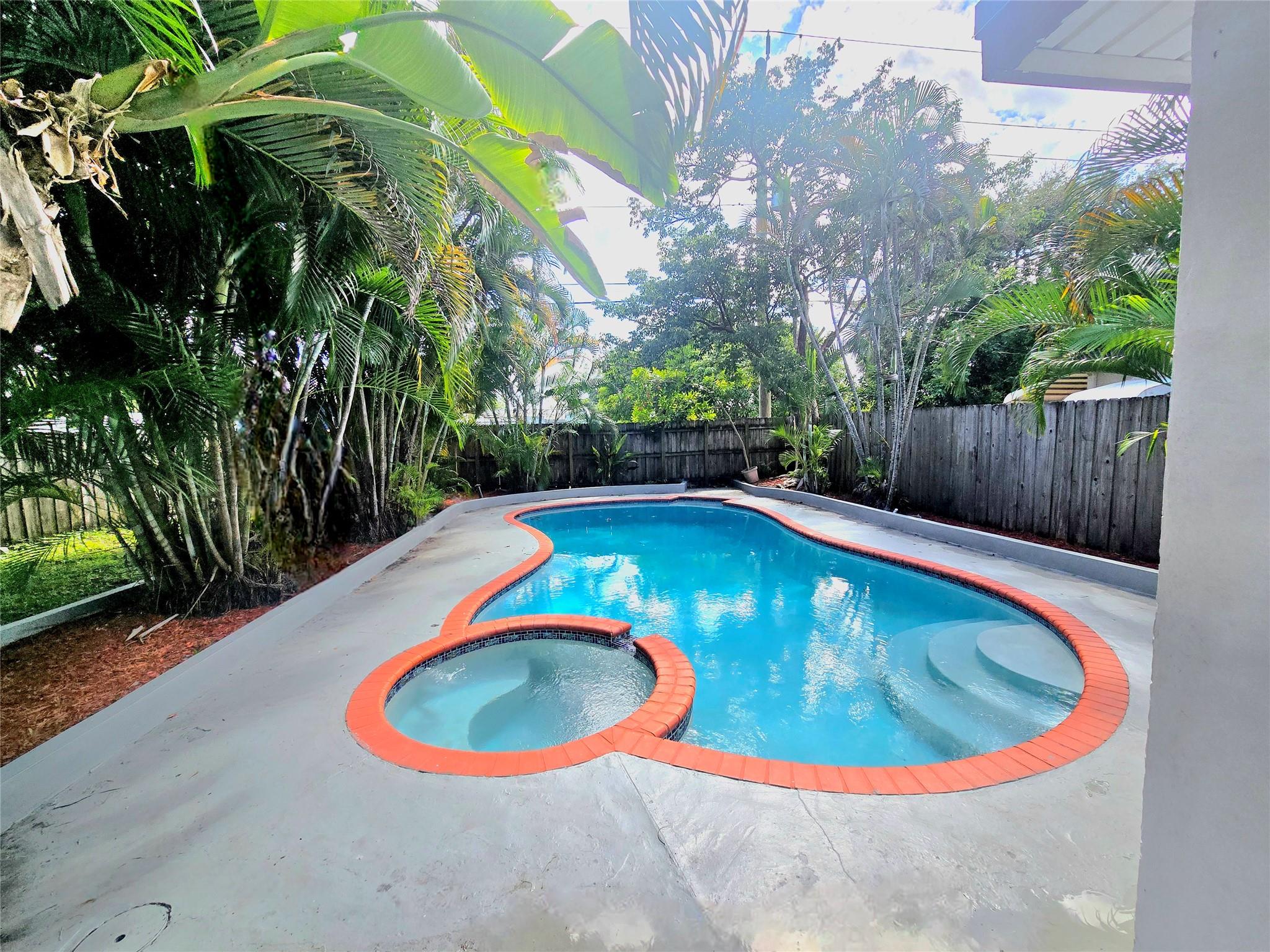 Hollywood Park 4-19 B - Residential Lease
