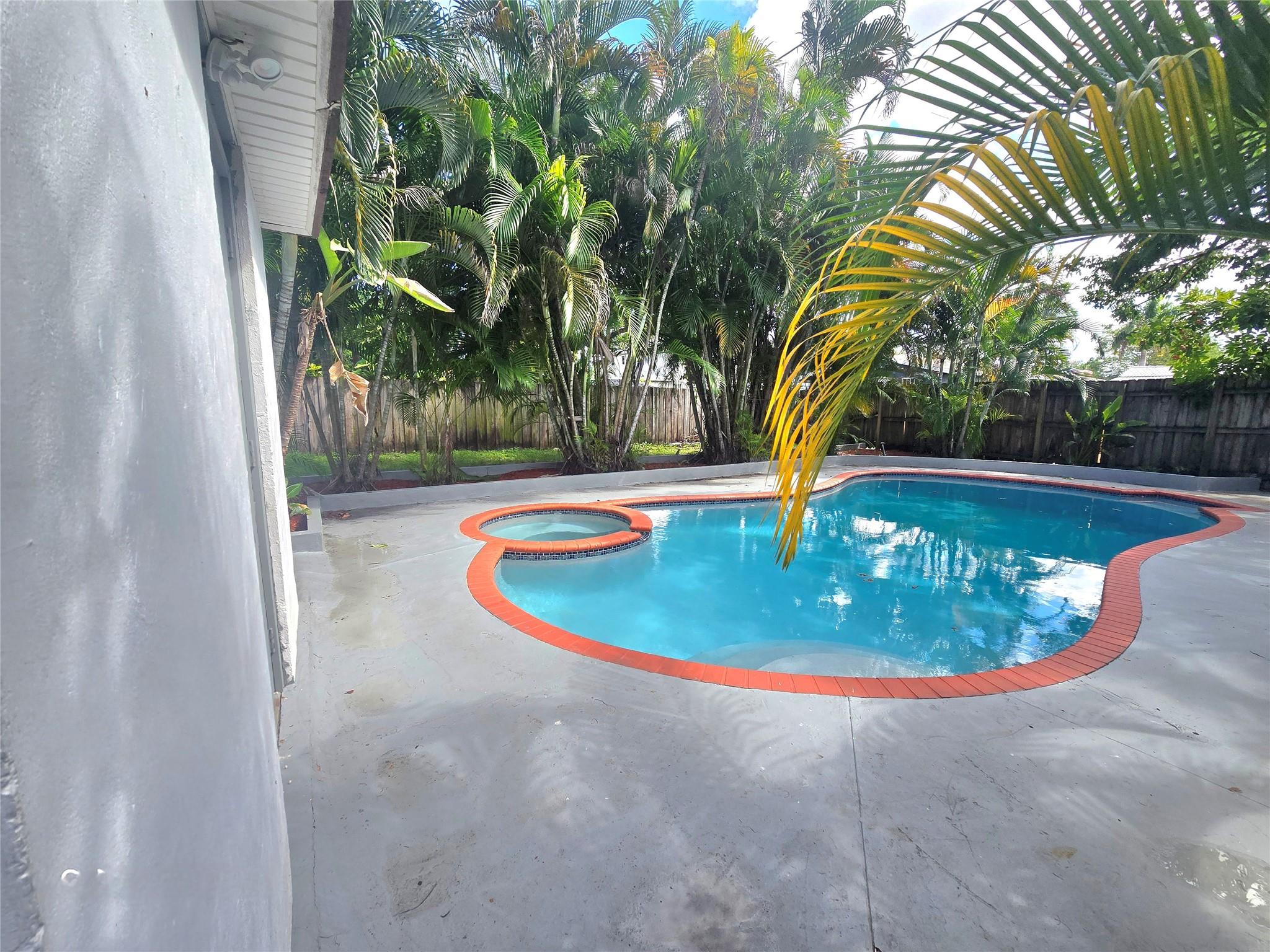 Hollywood Park 4-19 B - Residential Lease