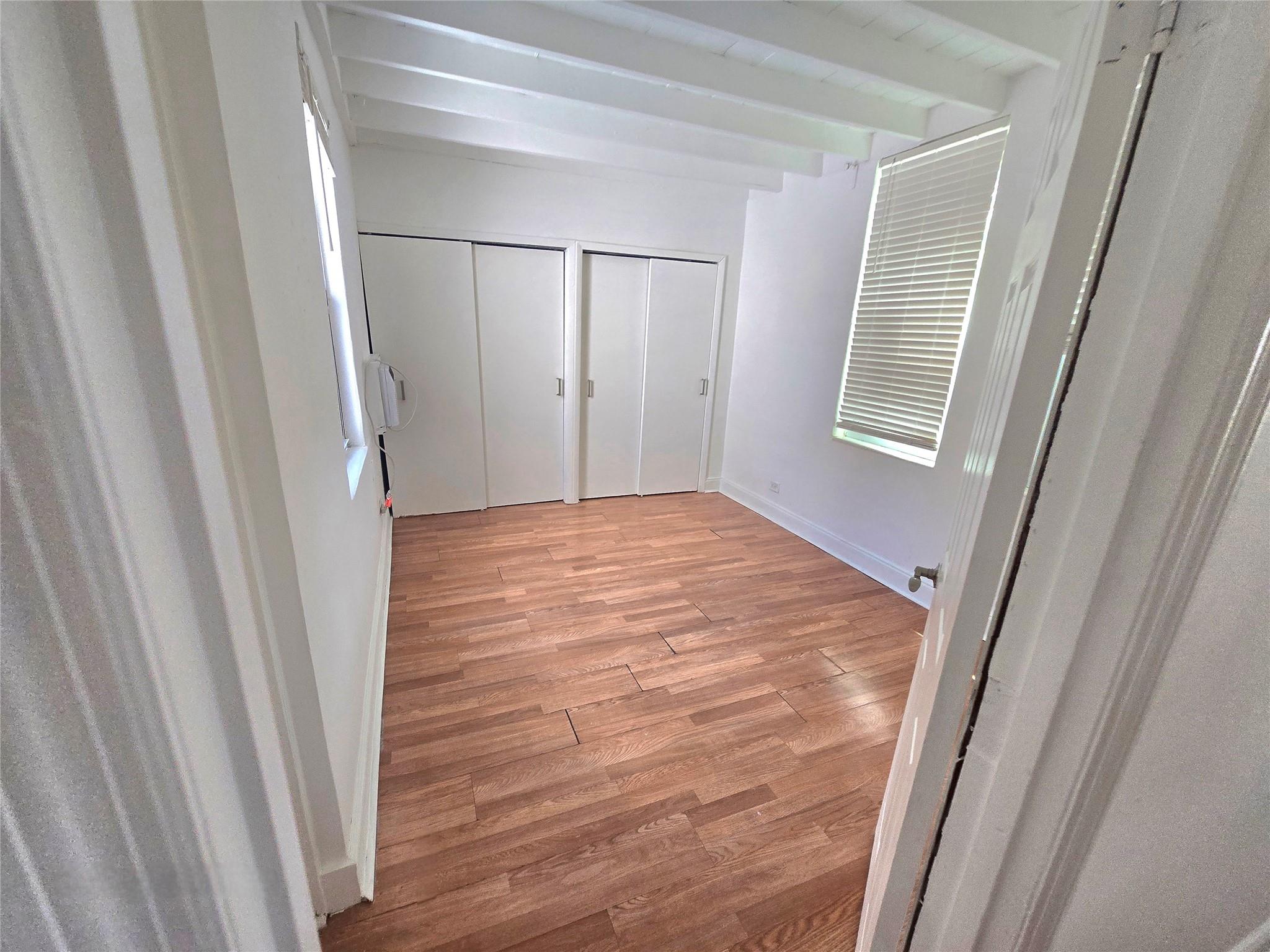Hollywood Park 4-19 B - Residential Lease