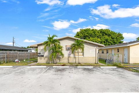 2761 NW 14th Court Fort Lauderdale FL 33311