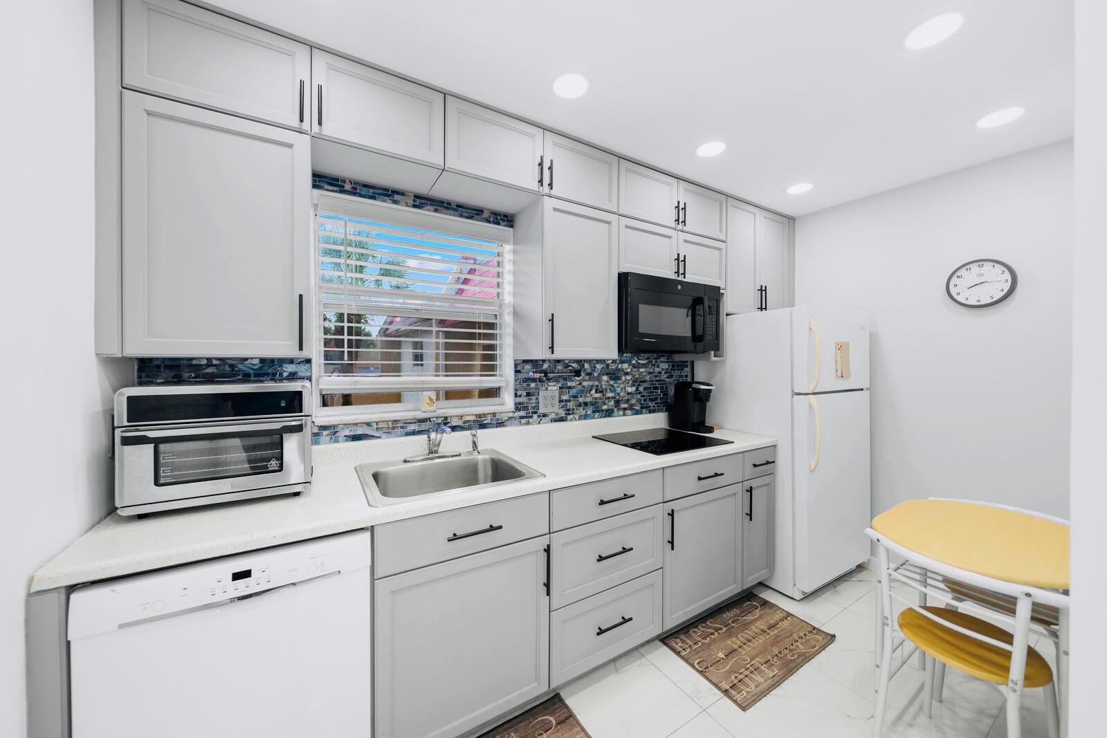 GOLDEN LAKES VILLAGE CONDO 1 THRU 13-A - Residential