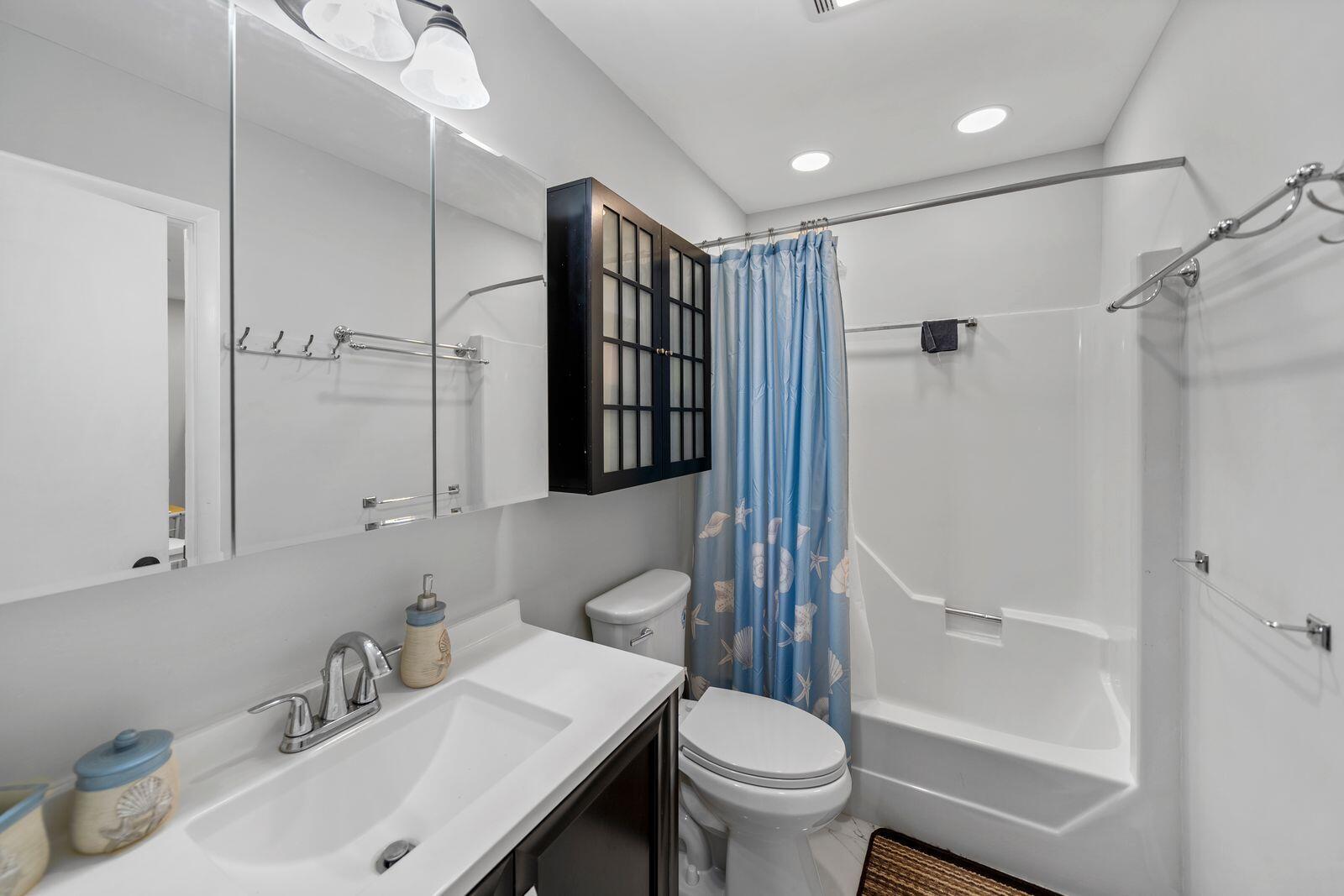 GOLDEN LAKES VILLAGE CONDO 1 THRU 13-A - Residential