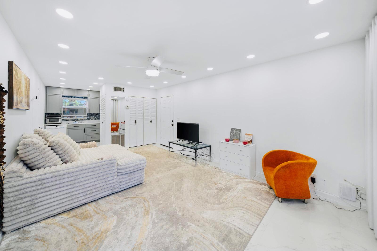 GOLDEN LAKES VILLAGE CONDO 1 THRU 13-A - Residential