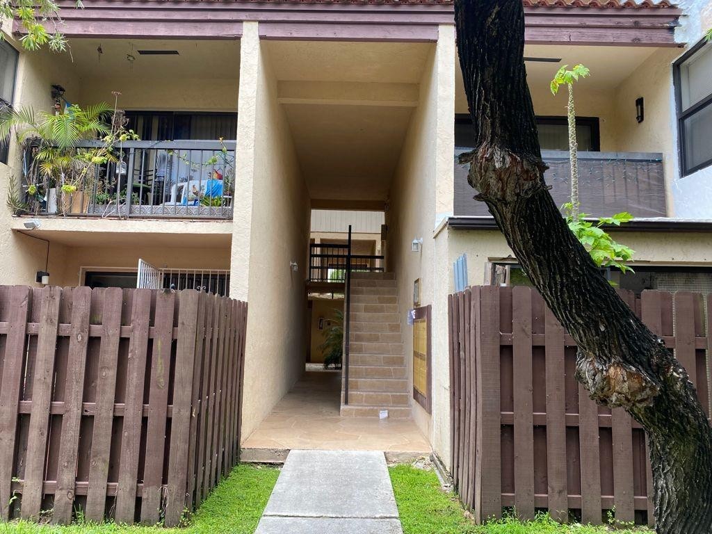 West Gardens Village Cond - Residential Lease