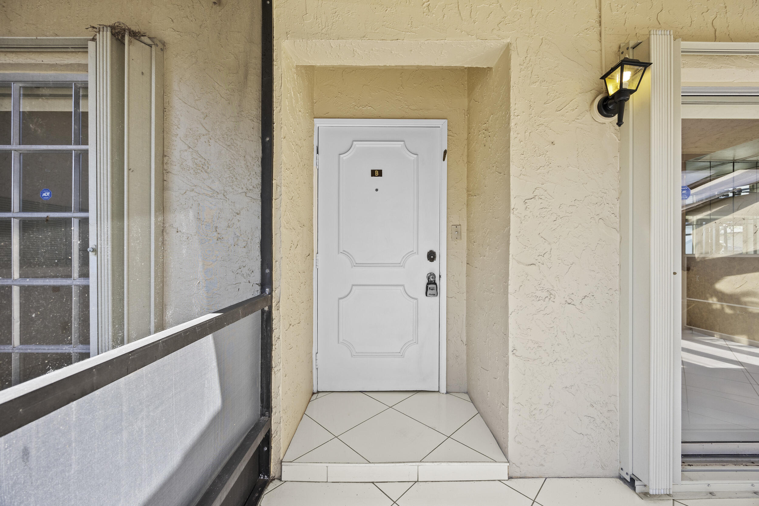 PALM GREENS AT VILLA DEL RAY CONDO I - Residential